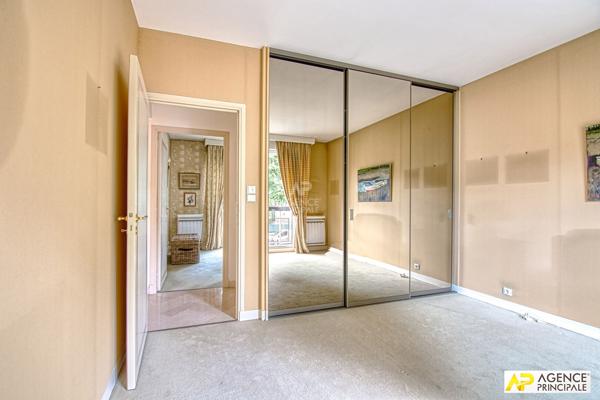 Versailles Glatigny Appartement 6 pièces 174 m² 1er et dernier étage avec ascenseur, terrasses de 91m² et 3 places de parking en sous-sol 1 395 000 € **  - Référence  28216