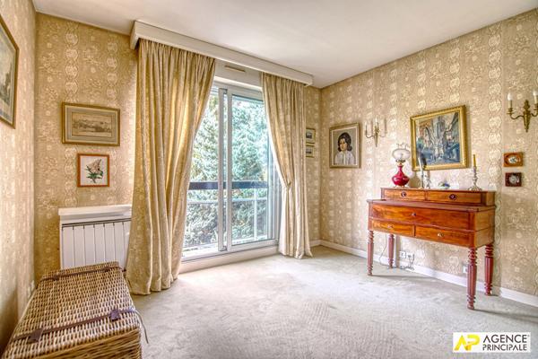 Versailles Glatigny Appartement 6 pièces 174 m² 1er et dernier étage avec ascenseur, terrasses de 91m² et 3 places de parking en sous-sol 1 395 000 € **  - Référence  28216