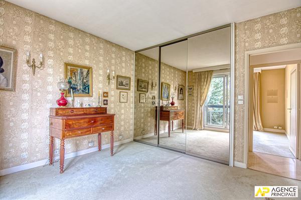 Versailles Glatigny Appartement 6 pièces 174 m² 1er et dernier étage avec ascenseur, terrasses de 91m² et 3 places de parking en sous-sol 1 395 000 € **  - Référence  28216