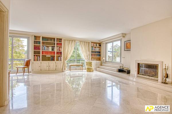 Versailles Glatigny Appartement 6 pièces 174 m² 1er et dernier étage avec ascenseur, terrasses de 91m² et 3 places de parking en sous-sol 1 395 000 € **  - Référence  28216