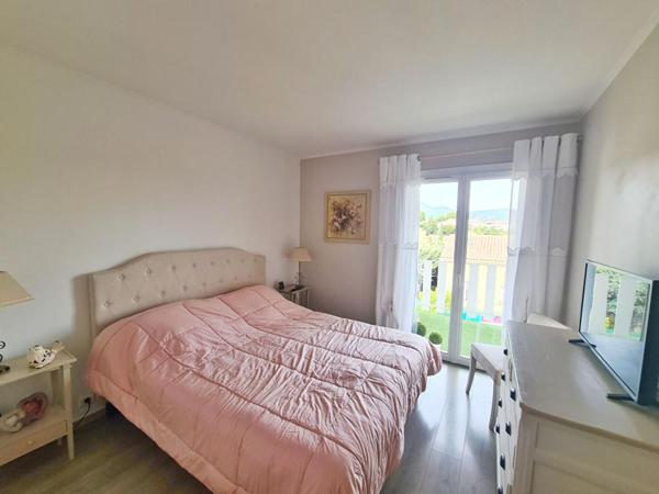 VILLA SANARY- PROCHE COMMERCES A PIED