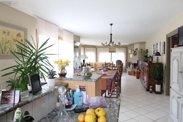 Maison à vendre à Landivisiau dans le Finistère (29400), ref : 4065
