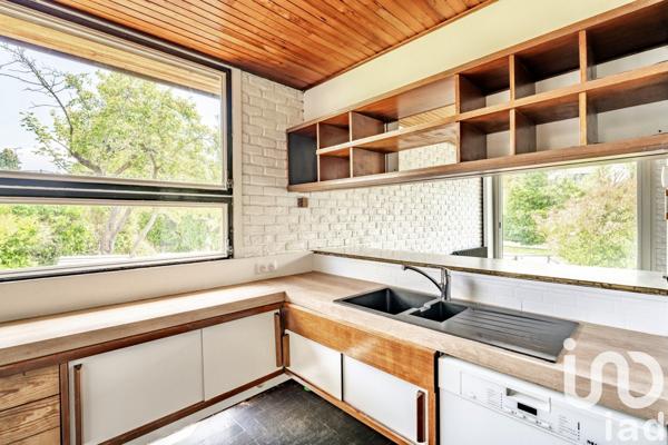 Maison d’architecte 5 pièces de 150 m² à Marnes-la-Coquette (92430)