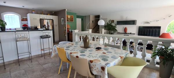 Maison à VILLENEUVE, 04180 - 6 pièces 150m²