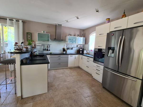 Maison à VILLENEUVE, 04180 - 6 pièces 150m²