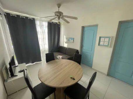 Vente                                                      Appartement
                        
                     3 pièces                      34 m2                     à Les Trois-Îlets