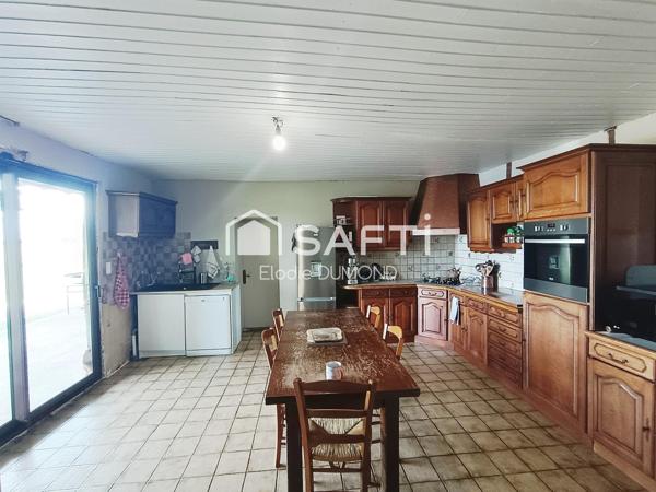 Joli corps de ferme en partie rénové d'une surface habitable de 168 m2 sur terrain attenant de 6476 m2