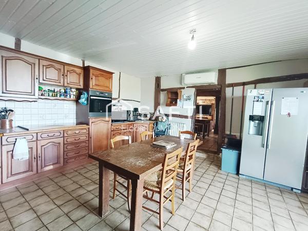 Joli corps de ferme en partie rénové d'une surface habitable de 168 m2 sur terrain attenant de 6476 m2