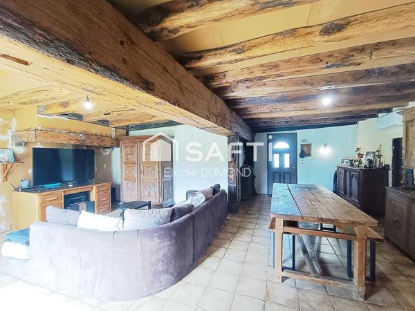 Joli corps de ferme en partie rénové d'une surface habitable de 168 m2 sur terrain attenant de 6476 m2