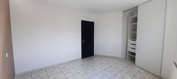 A LOUER - PORTET SUR GARONNE - Appartement T3 d'une surface de 60.71m² avec places de parkings et climatisation réversible - 1261-FG