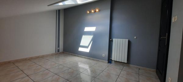 A LOUER - PORTET SUR GARONNE - Appartement T3 d'une surface de 60.71m² avec places de parkings et climatisation réversible - 1261-FG