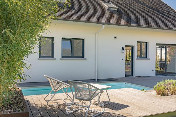Maison rénovée et sa piscine