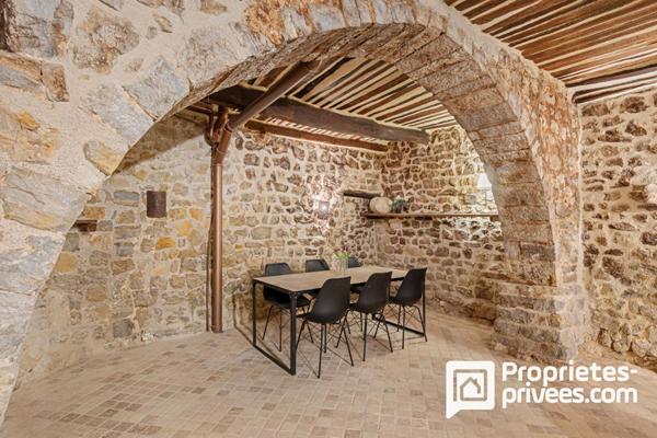 Authentique maison de village de 4 pièces avec grande terrasse