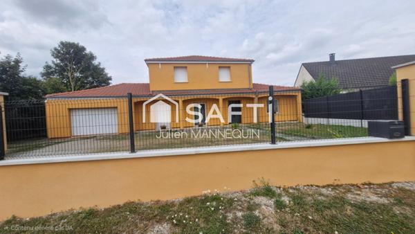maison plein pied avec 4 chambres , garage , piscine, poêle a granule ballon thermodynamique et clim
