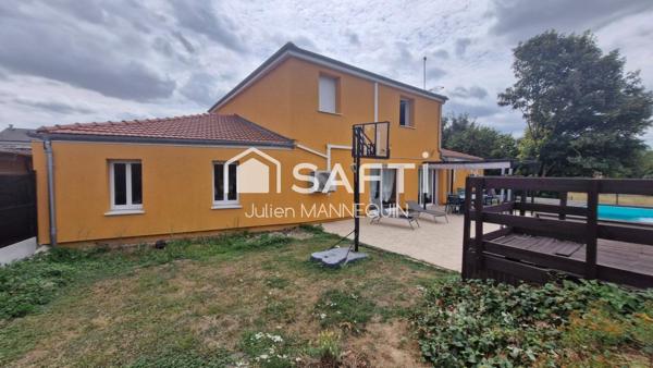 maison plein pied avec 4 chambres , garage , piscine, poêle a granule ballon thermodynamique et clim