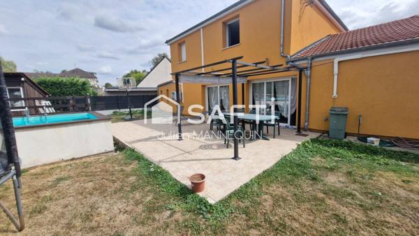 maison plein pied avec 4 chambres , garage , piscine, poêle a granule ballon thermodynamique et clim