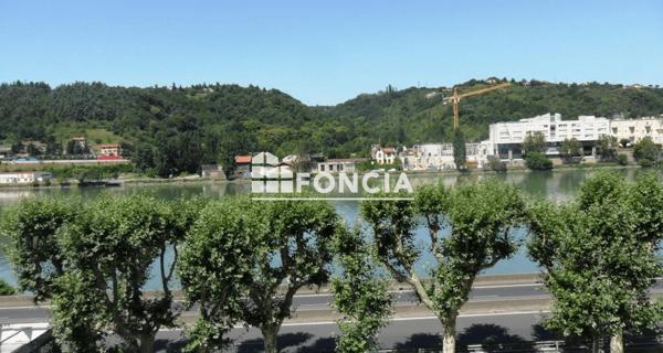 Location Studio meublé 30.87 m² - Vienne 38200