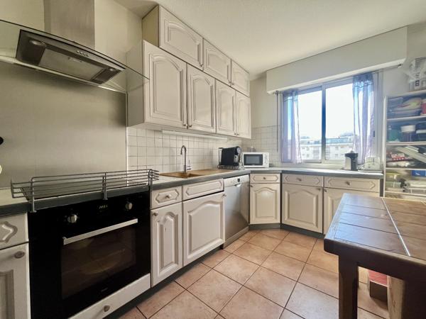 Appartement à SAINT LAURENT DU VAR (06700)