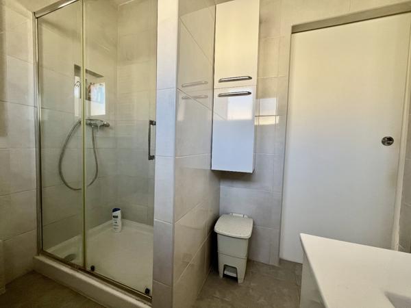 Appartement à SAINT LAURENT DU VAR (06700)
