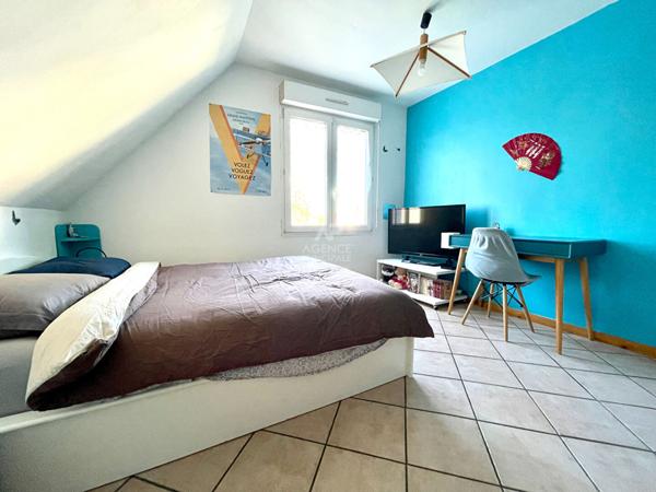 Maison de 7 pièce(s) €519 900 ** - Référence 7465