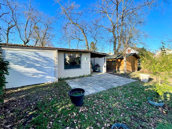 Maison de 7 pièce(s) €519 900 ** - Référence 7465