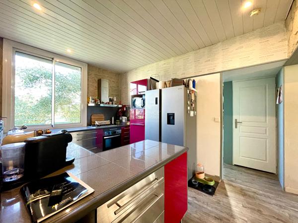 Maison de 7 pièce(s) €519 900 ** - Référence 7465