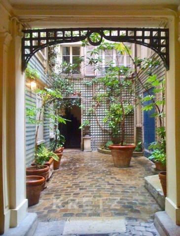 Paris 6ème, Charmant duplex entre la Place Saint Sulpice et Le Marché Saint-Germain