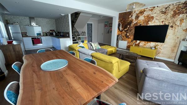 QUIBERON - Grande plage à pied pour cette Maison entièrement rénovée avec sa dépendance