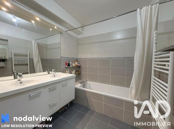 Appartement à vendre 3 pièces 65,7 m² Lyon 7