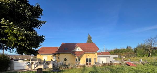 Maison Montferrand Le Chateau 8 pièce(s) 203 m2