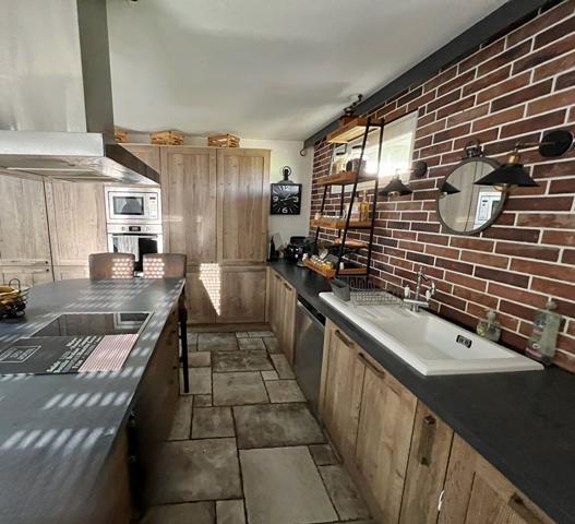 Maison Montferrand Le Chateau 8 pièce(s) 203 m2