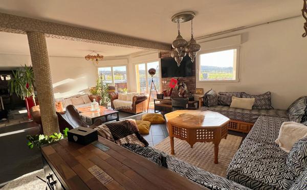 Maison Montferrand Le Chateau 8 pièce(s) 203 m2