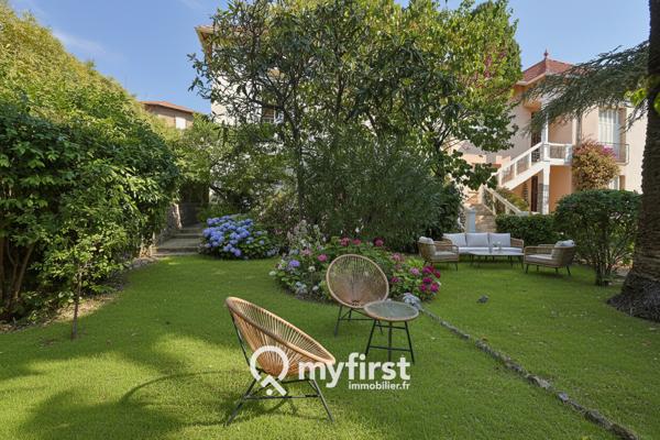 Toulon (83100) Bâtisse de caractère sur les hauts de Toulon