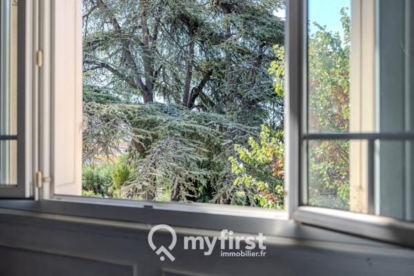 Toulon (83100) Bâtisse de caractère sur les hauts de Toulon