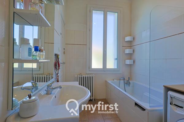 Toulon (83100) Bâtisse de caractère sur les hauts de Toulon