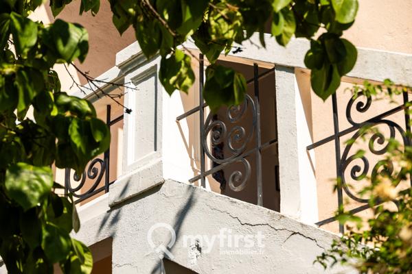 Toulon (83100) Bâtisse de caractère sur les hauts de Toulon