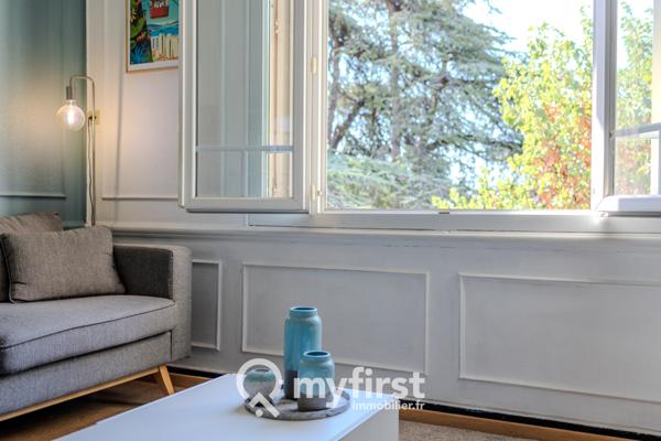 Toulon (83100) Bâtisse de caractère sur les hauts de Toulon