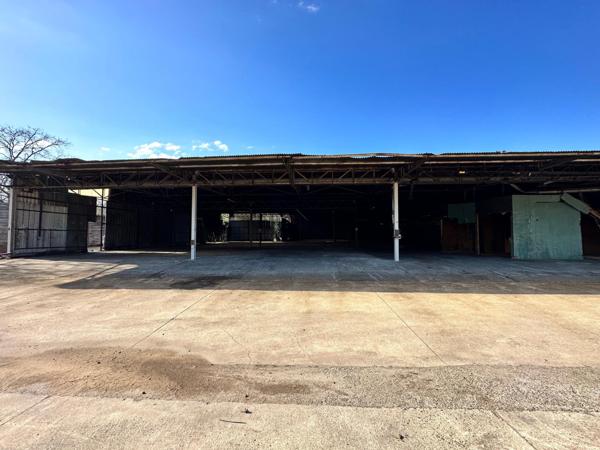 4000 m² de batiment industriel sur 6750 m² de terrain