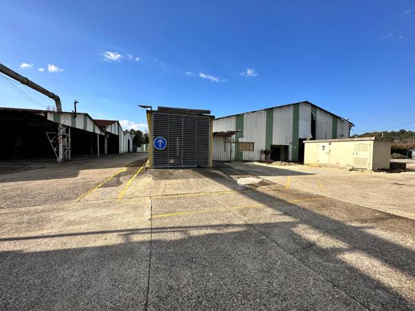 4000 m² de batiment industriel sur 6750 m² de terrain