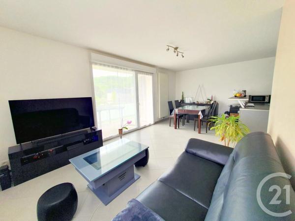 Appartement F3 à vendre  3 pièces - 60,84 m 2   RUMILLY  - 74