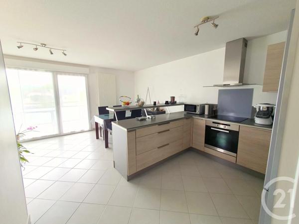 Appartement F3 à vendre  3 pièces - 60,84 m 2   RUMILLY  - 74