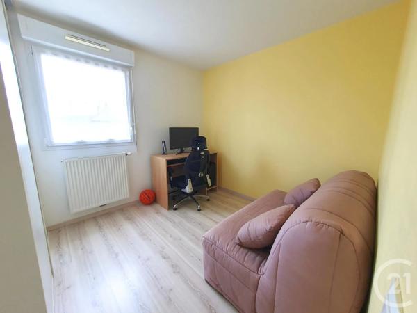 Appartement F3 à vendre  3 pièces - 60,84 m 2   RUMILLY  - 74