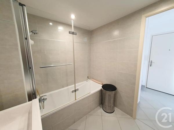 Appartement F3 à vendre  3 pièces - 60,84 m 2   RUMILLY  - 74