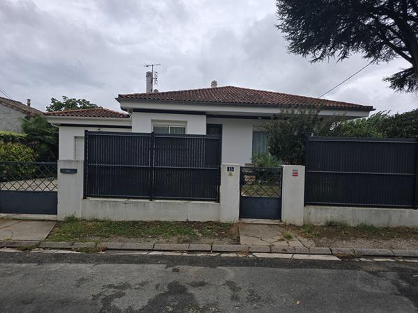 VILLA DE PLAIN PIED 4 CHAMBRES 47300 VILLENEUVE SUR LOT