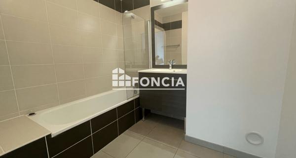 Location Appartement 3 pièces 69.97 m² - Villeurbanne 69100