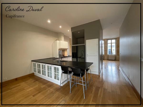 Dpt Gironde (33), à louer NON MEUBLE / BORDEAUX/NANSOUTY Grande maison en Pierre, avec Jardin