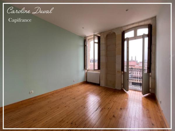 Dpt Gironde (33), à louer NON MEUBLE / BORDEAUX/NANSOUTY Grande maison en Pierre, avec Jardin