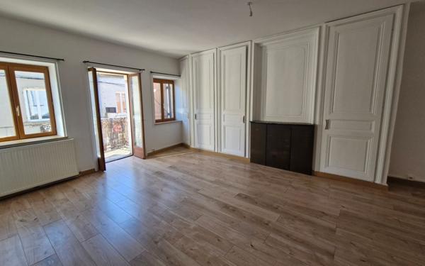 Appartement à vendre    3 pièces •  Miribel