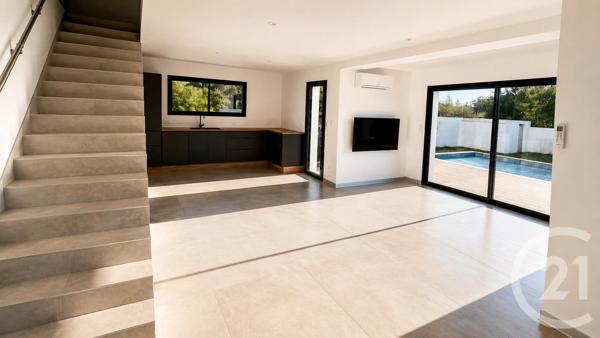 Maison à vendre  4 pièces - 113 m 2   VERGEZE  - 30