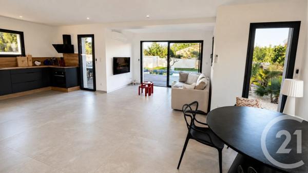 Maison à vendre  4 pièces - 113 m 2   VERGEZE  - 30